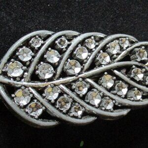 Vintage Unbranded Pewter (?) Gray Detailed Leaf Brooch/Pin  2.5" x 1"